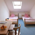 Luise Wehrenfennig & Haus Eva 3*