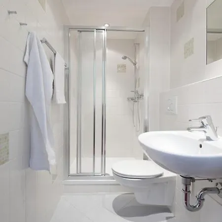 Luise Wehrenfennig & Haus Eva Gæstehus